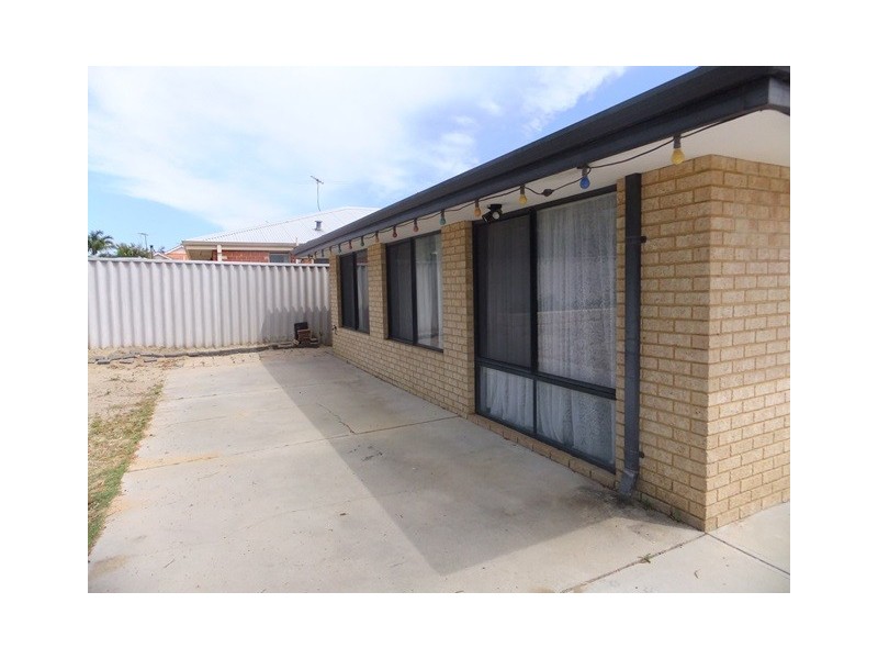 11 Mangrove Circuit, Banksia Grove WA 6031