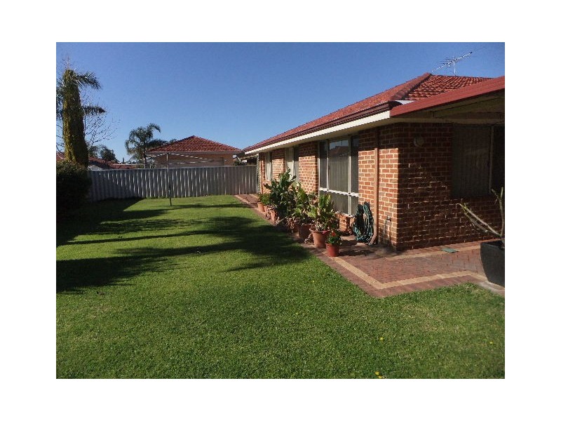 61 Balladong  Loop, Carramar WA 6031