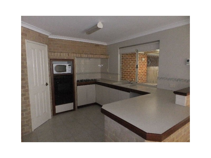 61 Balladong  Loop, Carramar WA 6031