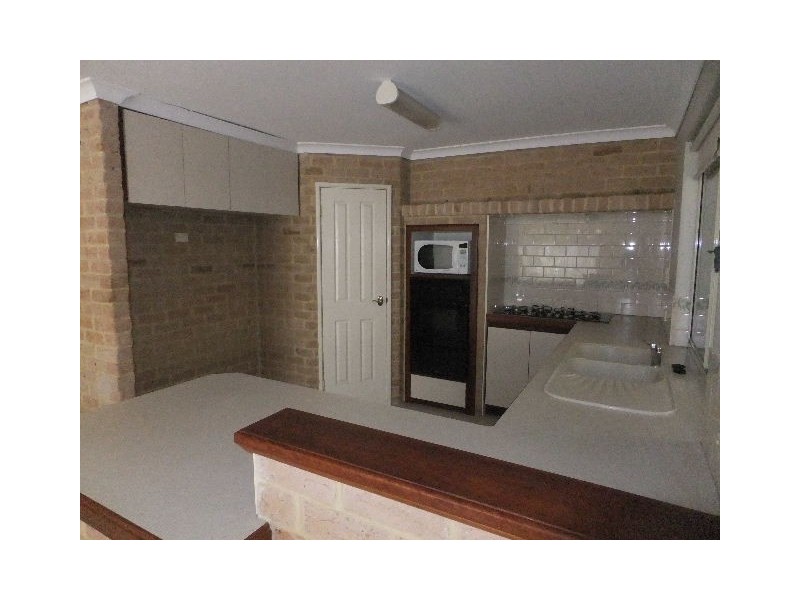 61 Balladong  Loop, Carramar WA 6031