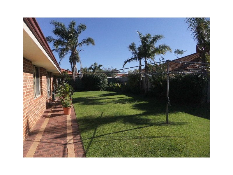 61 Balladong  Loop, Carramar WA 6031