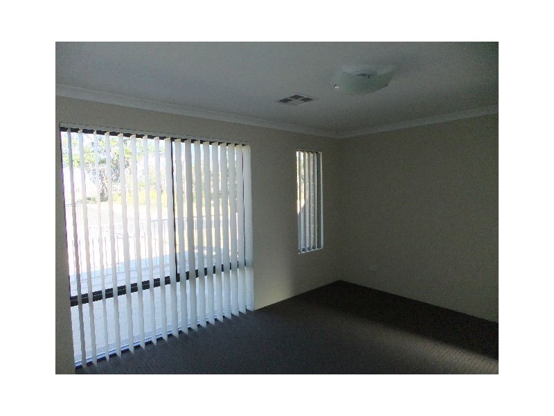 4 Pod Link, Banksia Grove WA 6031