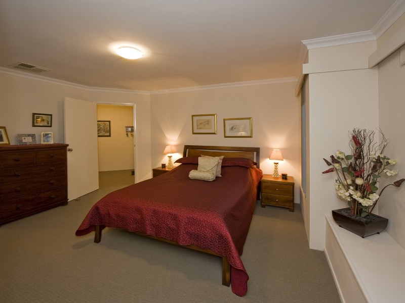 11 Naismith Road, Tapping WA 6065