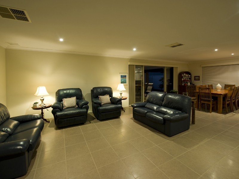 11 Naismith Road, Tapping WA 6065