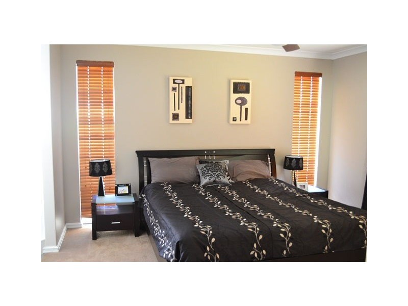 14 Enfield Turn, Carramar WA 6031
