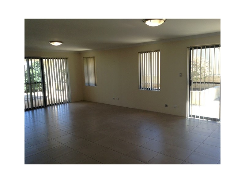 21 Ginsburg Turn, Tapping WA 6065