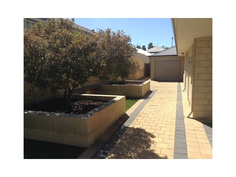 21 Ginsburg Turn, Tapping WA 6065