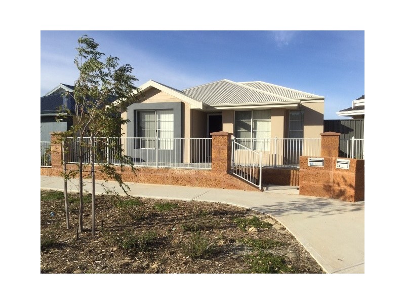 33 SessilIis Road, Banksia Grove WA 6031