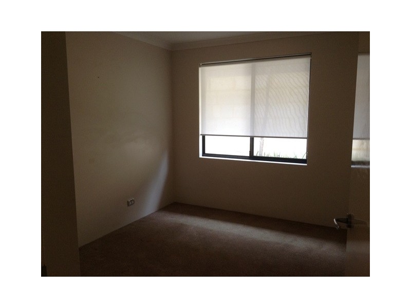 4 Saxicola Road, Banksia Grove WA 6031