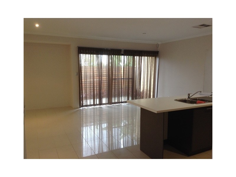 4 Saxicola Road, Banksia Grove WA 6031