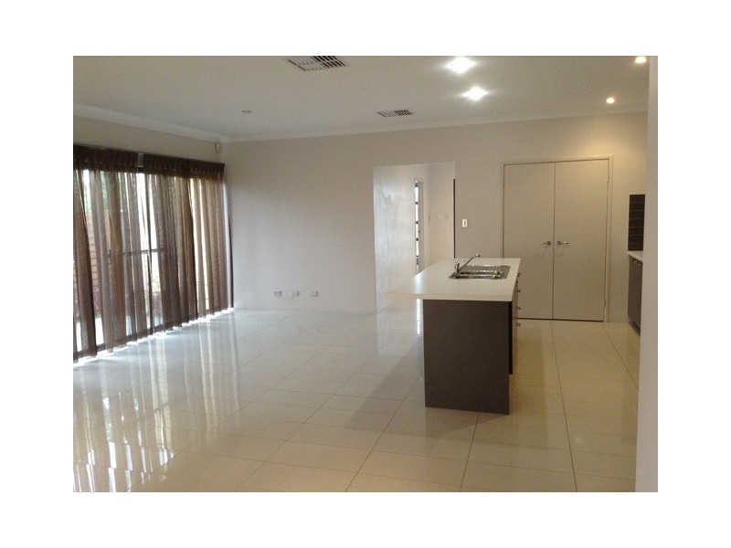 4 Saxicola Road, Banksia Grove WA 6031