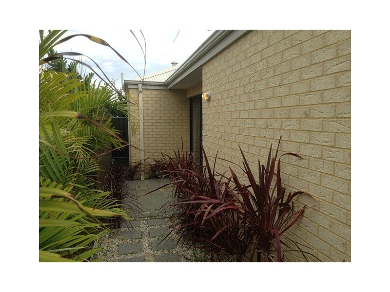 4 Saxicola Road, Banksia Grove WA 6031