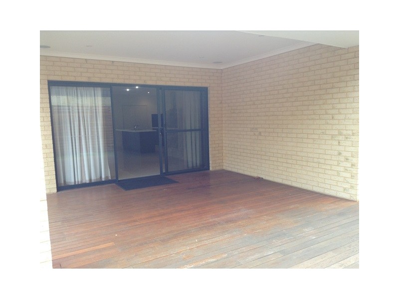 4 Saxicola Road, Banksia Grove WA 6031