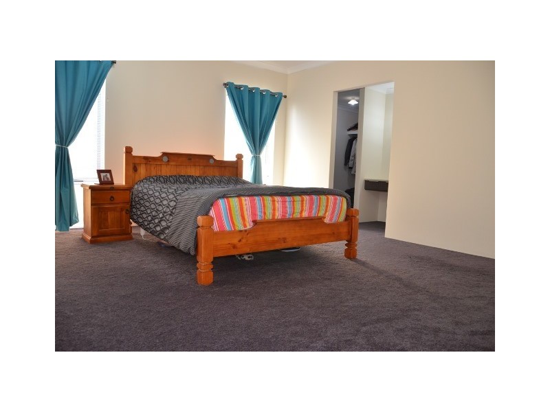 21 Cyandra Loop, Banksia Grove WA 6031