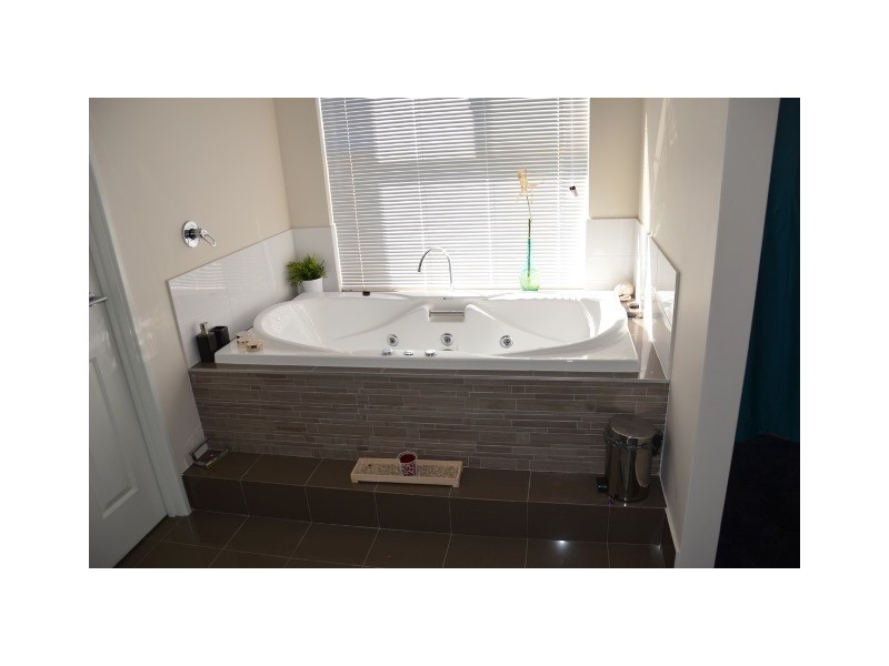 21 Cyandra Loop, Banksia Grove WA 6031