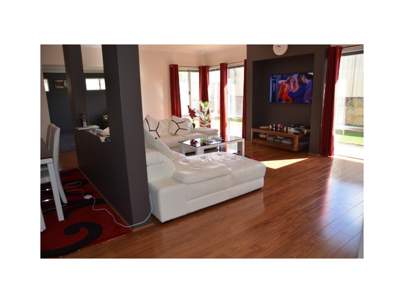 21 Cyandra Loop, Banksia Grove WA 6031