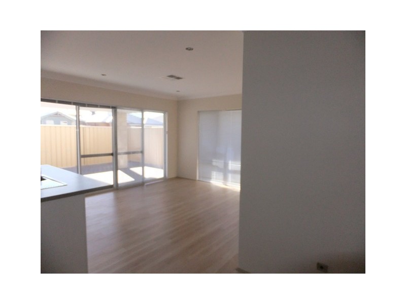 20 Stanbroke Turn, Carramar WA 6031