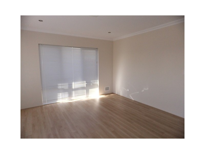 20 Stanbroke Turn, Carramar WA 6031