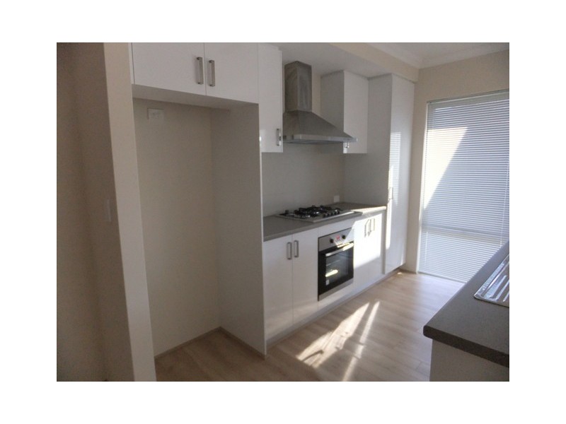 20 Stanbroke Turn, Carramar WA 6031