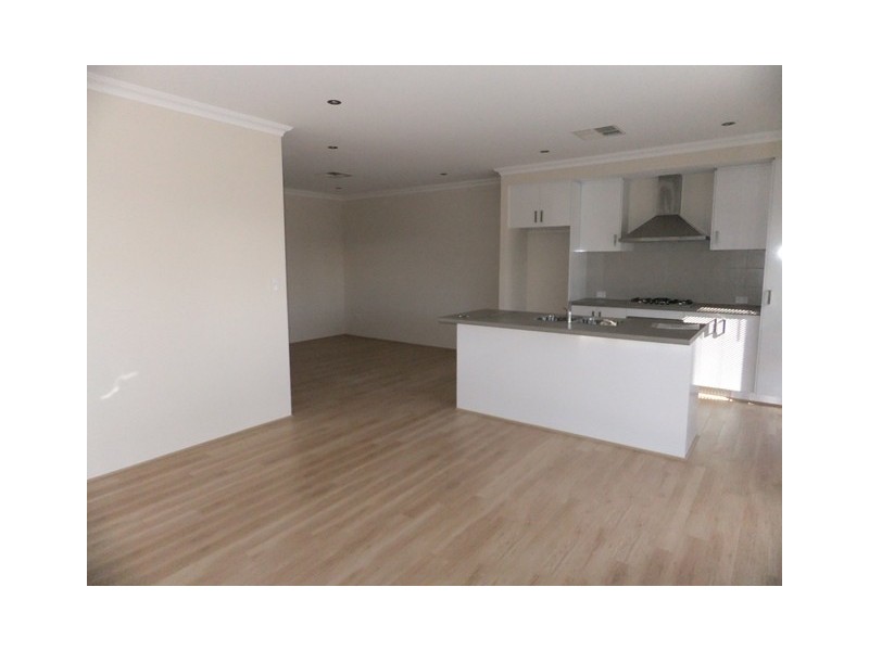 20 Stanbroke Turn, Carramar WA 6031