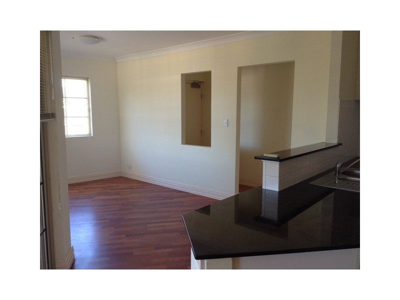 21/2 Plaistow Street, Joondalup WA 6027