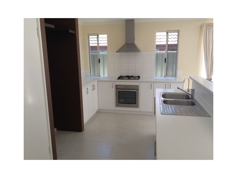 10 Sawtooth Bend, Banksia Grove WA 6031