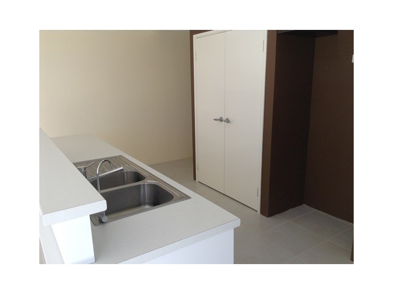 10 Sawtooth Bend, Banksia Grove WA 6031