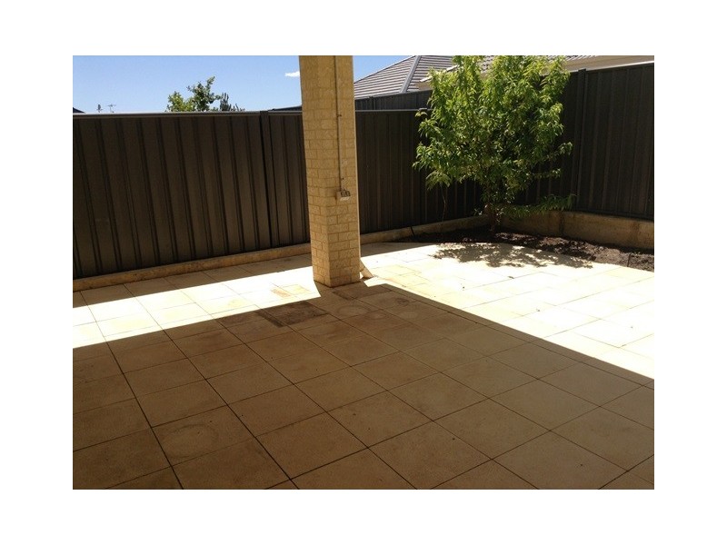 10 Sawtooth Bend, Banksia Grove WA 6031