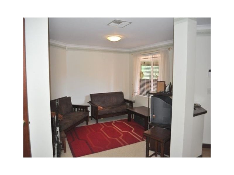 28 Houghton Drive, Carramar WA 6031