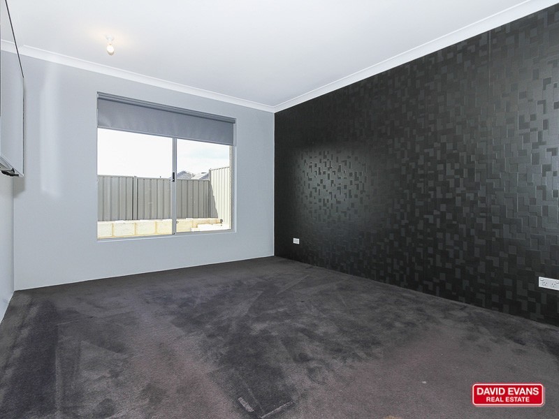 28 LESCHENAULT LOOP, Banksia Grove WA 6031