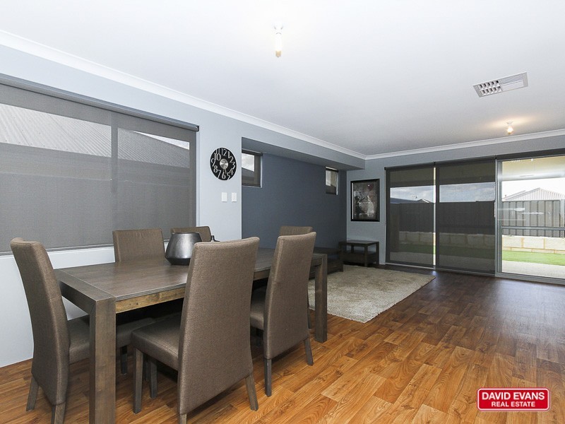 28 LESCHENAULT LOOP, Banksia Grove WA 6031