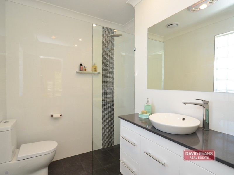 17 Gunida Street, Mullaloo WA 6027