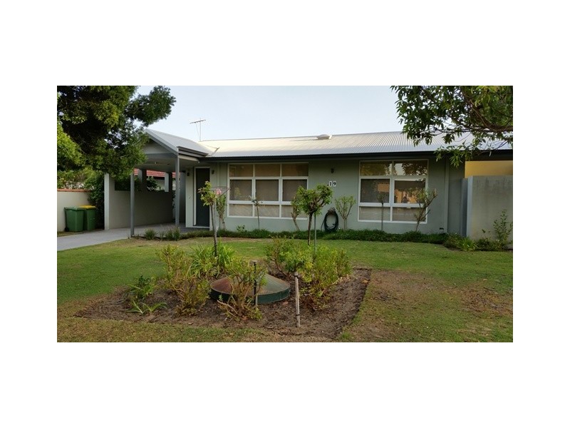 19 Roebuck Drive, Salter Point WA 6152