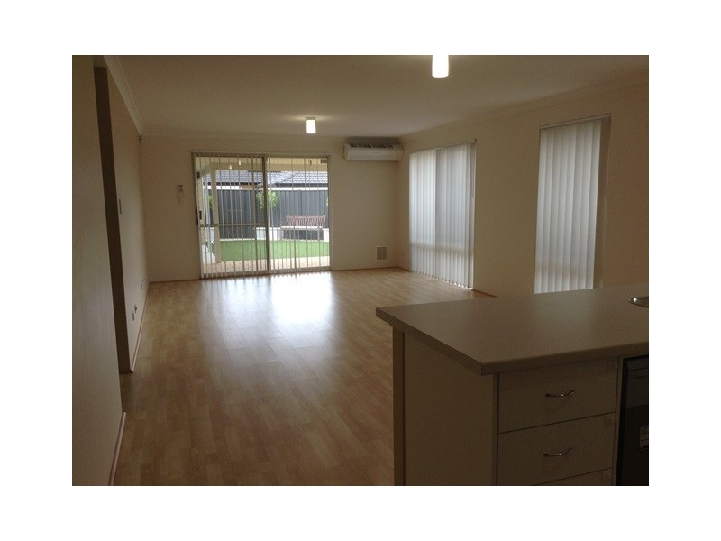 17 Dillwynia Bend, Banksia Grove WA 6031