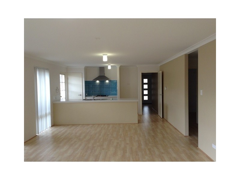 17 Dillwynia Bend, Banksia Grove WA 6031