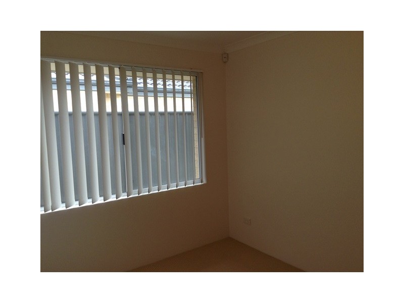 17 Dillwynia Bend, Banksia Grove WA 6031