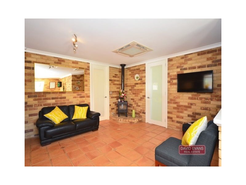 17 Gunida Street, Mullaloo WA 6027