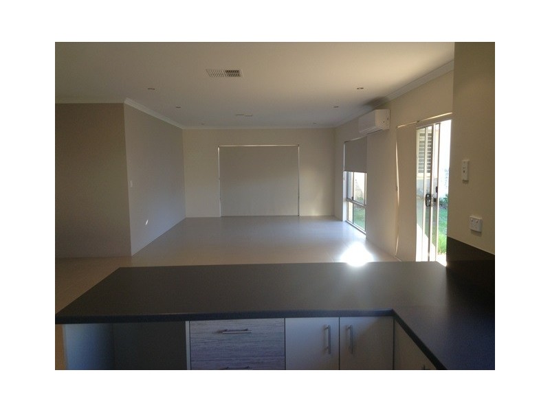 10 Langmuir Way, Tapping WA 6065