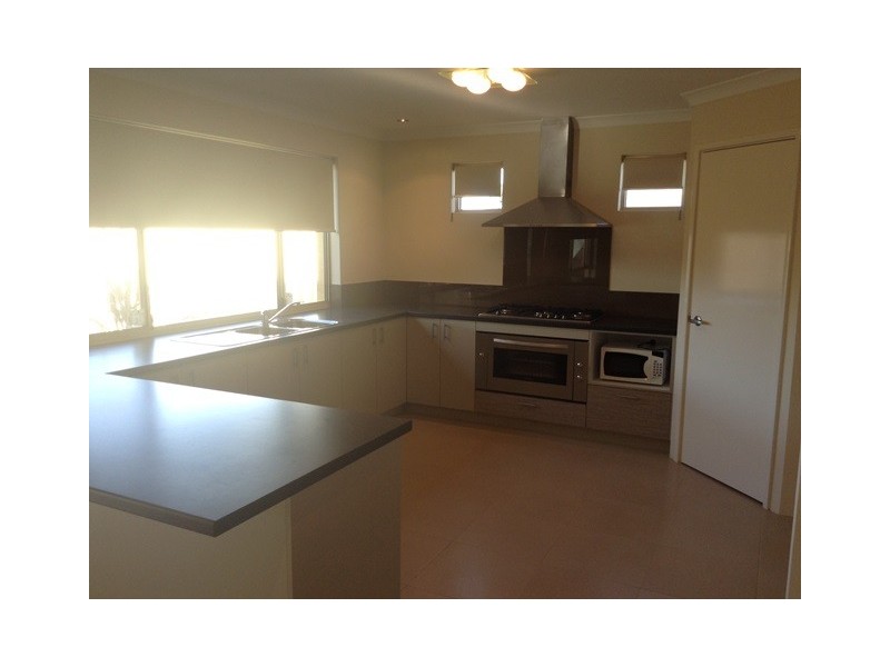 10 Langmuir Way, Tapping WA 6065