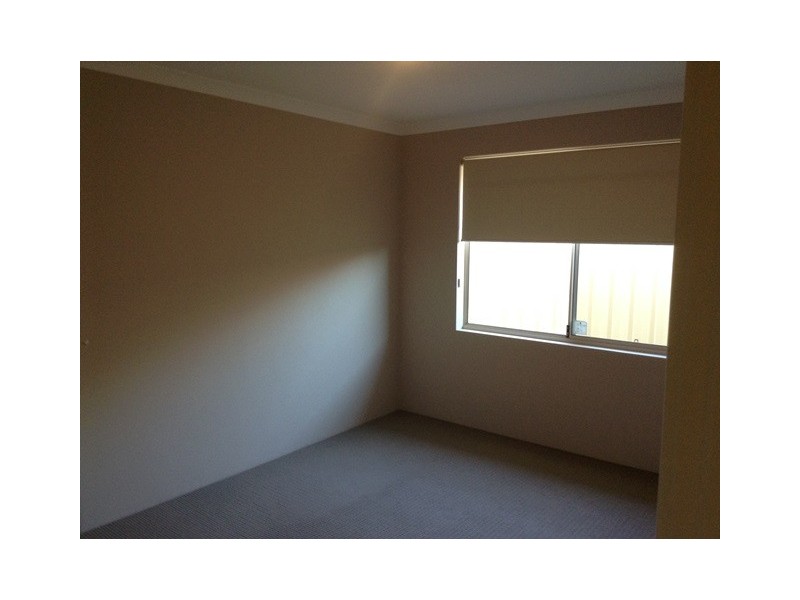 10 Langmuir Way, Tapping WA 6065