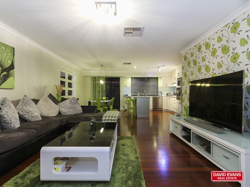 12 Dilkera Place, Quinns Rocks WA 6030