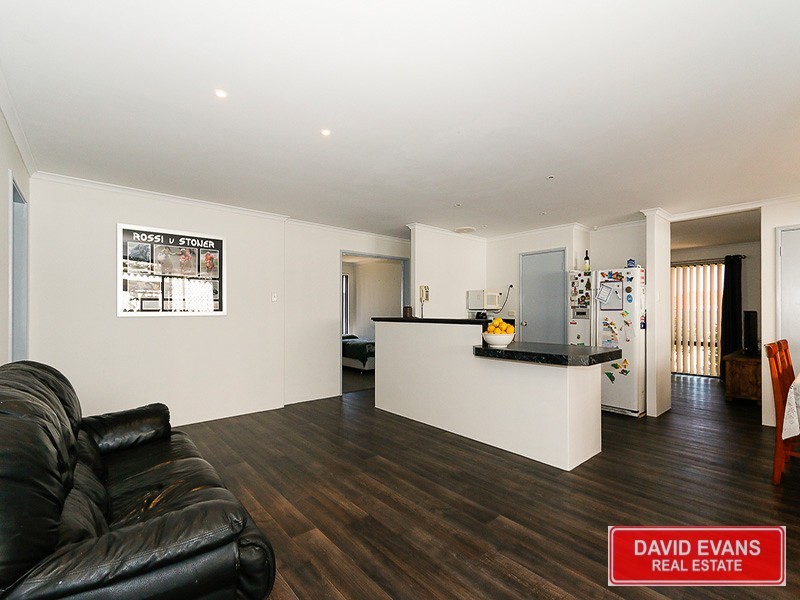 2 Beefwood Street, Banksia Grove WA 6031