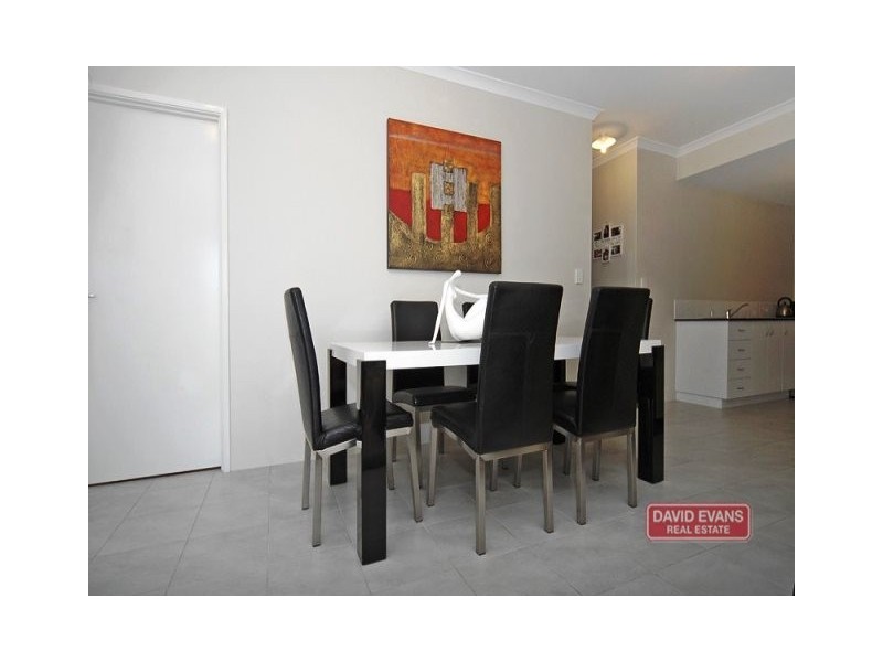 4/2 Marathon Loop, Madeley WA 6065