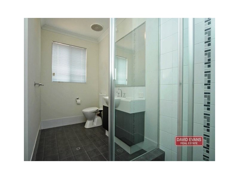 4/2 Marathon Loop, Madeley WA 6065