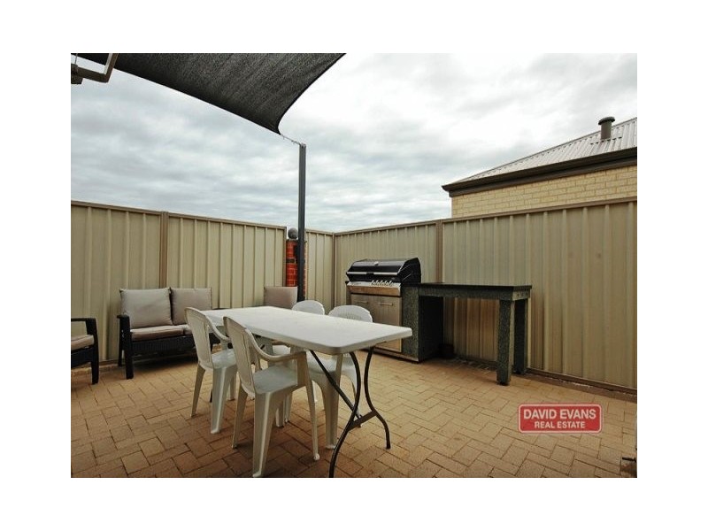 4/2 Marathon Loop, Madeley WA 6065