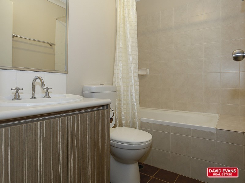 27 Navarre Way, Butler WA 6036