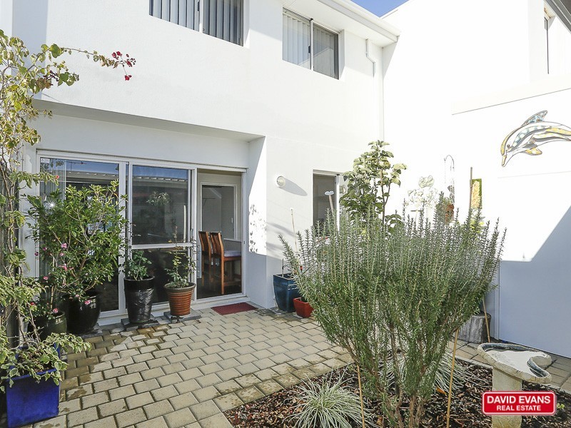 27 Navarre Way, Butler WA 6036