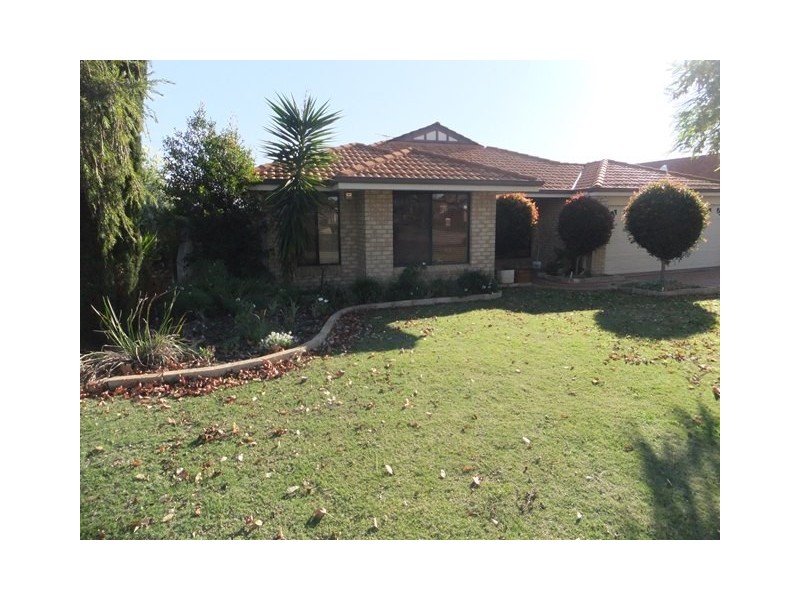 2 Kirkham Lane, Carramar WA 6031