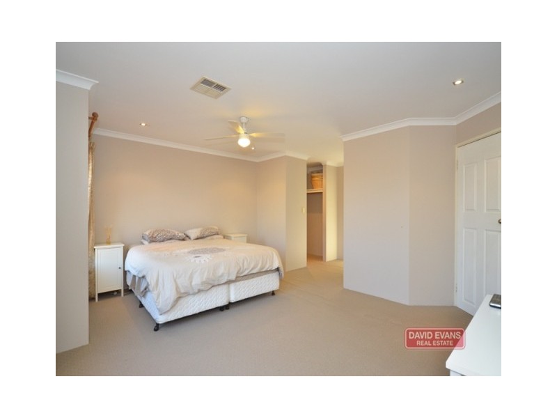 11 Colwyn Loop, Tapping WA 6065