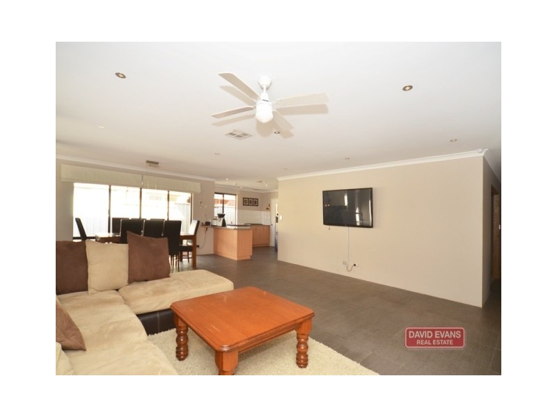 11 Colwyn Loop, Tapping WA 6065